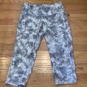 4/$12 cropped workout pants